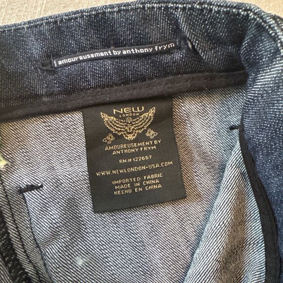 New London Amoureusement Anthony Frym Y2K Dark Wash Slight Flare Sz 29 (30x33.5) - Picture 11 of 16